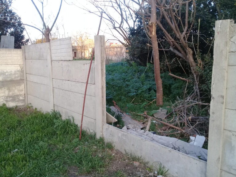 Roturas en la Sociedad de Fomento Barrio Luján