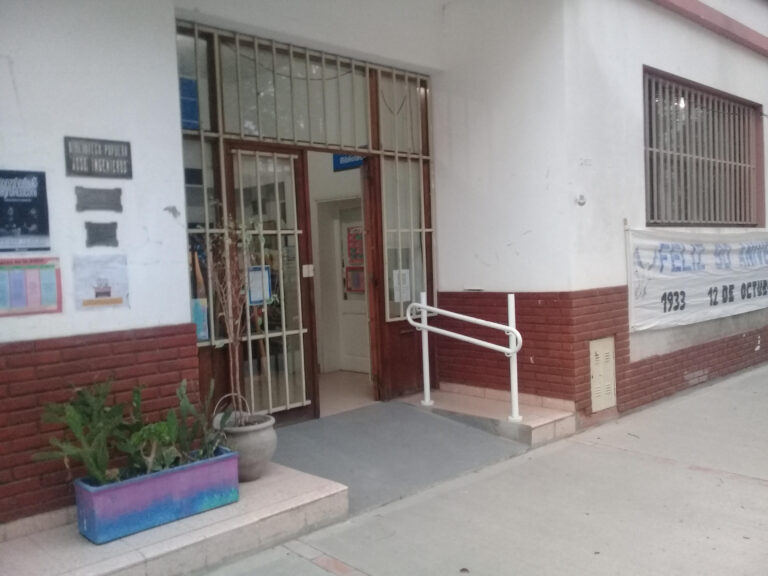 Biblioteca Ingenieros: entrega de diplomas