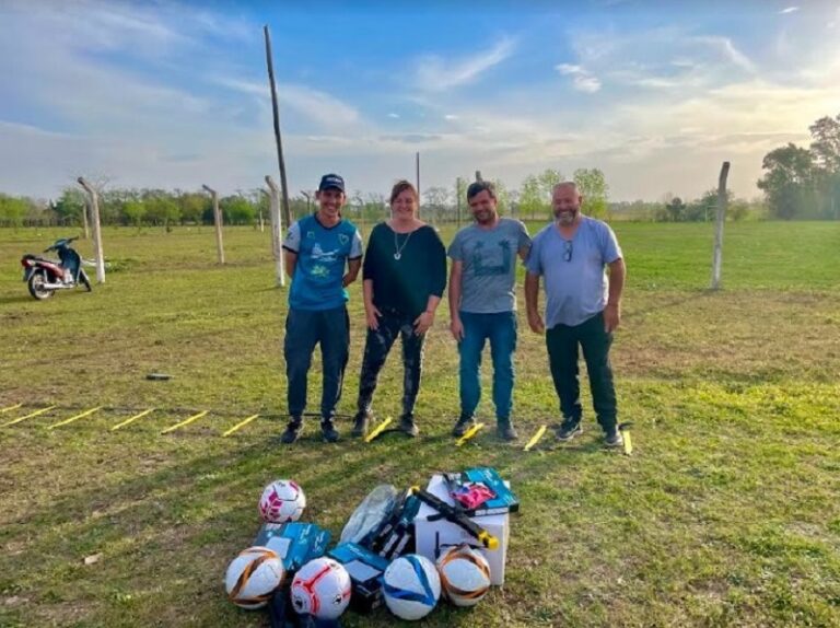 Defensores de Sarmiento recibió luces led y material deportivo