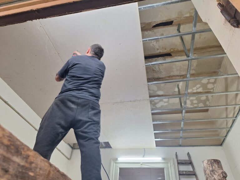 Continúan las obras en la Estación de Policía