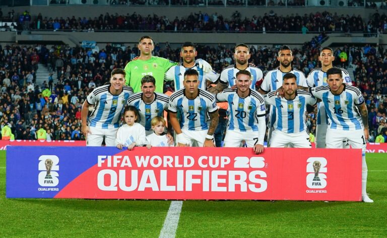 Argentina es único líder de las Emilinatorias