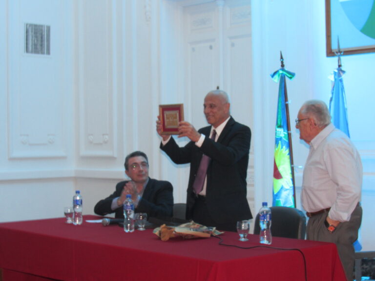 Jorge Martín presentó el libro «Los Galenos de mi pago»