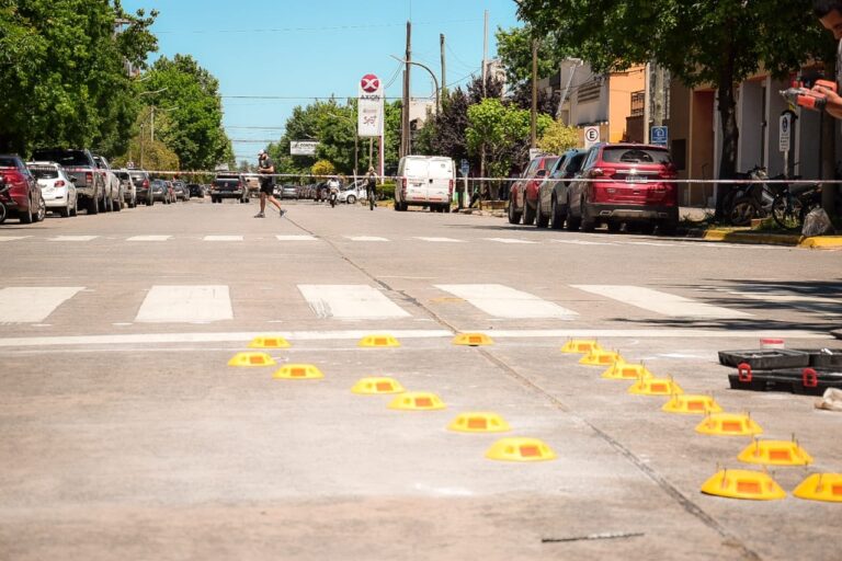 San Martín y Libertad: colocan separador de tránsito