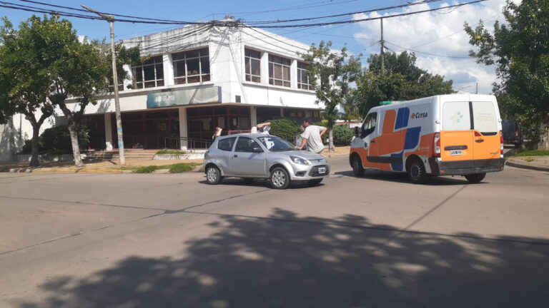 Accidente de tránsito en Avenida Mitre y calle Frondizi
