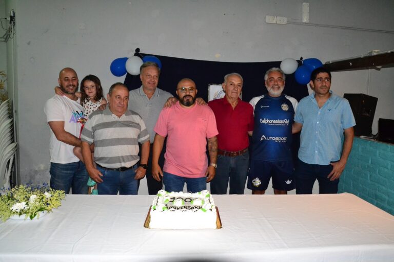 El Club Libertad realizó los actos del Centenario