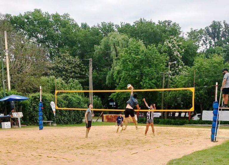 Beach Voley: Torneos Femenino y Masculino