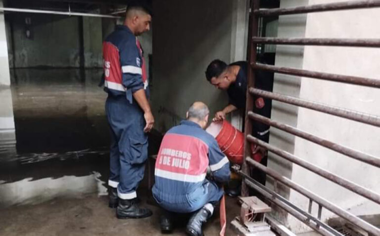 Bomberos: tareas de desagote