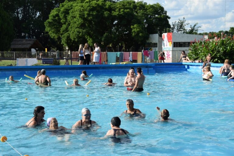 Adultos Mayores disfrutan de la Colonia de Vacaciones