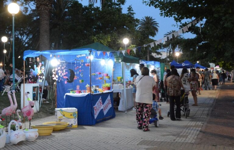 En Plaza Belgrano: feria de artesanos y emprendedores