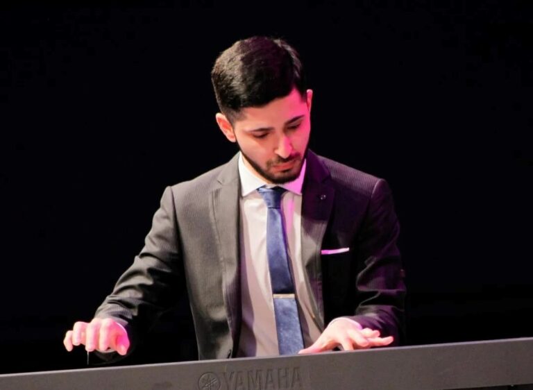 Francisco Adriel se presentó en el Pre Cosquín