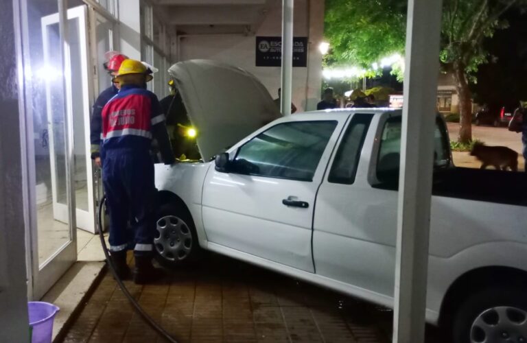 Bomberos fueron convocados en dos incendios