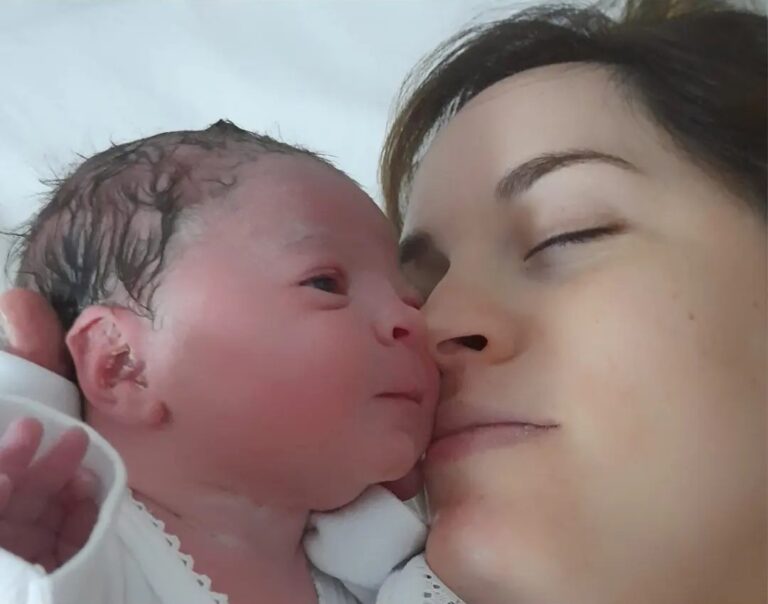 El primer nacimiento de 2024: Aitana pesó 2.750 kg.