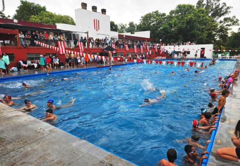 Comenzaron los Torneos de Natación en Atlético