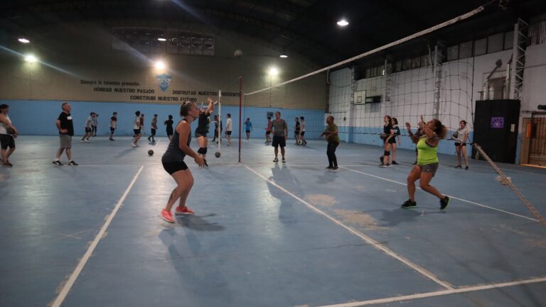 Vóley Recreativo: se juega en el Club San Martín