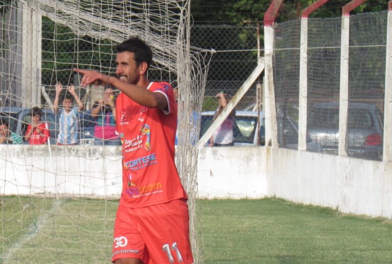Agustín Alvarez despide a Choy González como jugador
