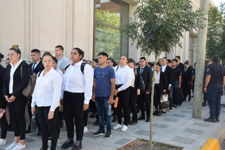 Policía Bonaerense: segunda jornada de ingreso en 9 de Julio