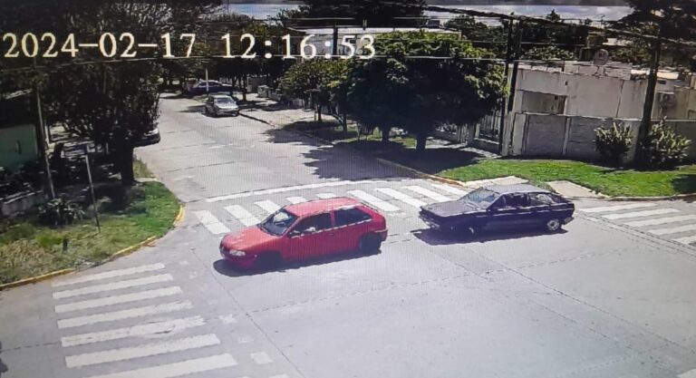 Les desmantelaron el auto y les restituyeron otro