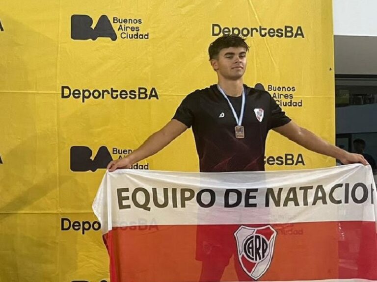 Natación: Theo Gonzalo compitió en el Campeonato República