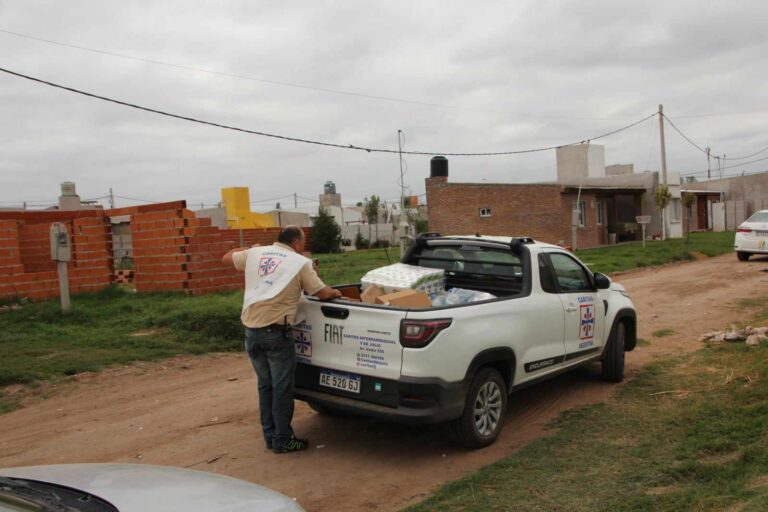 Cáritas entrega las donaciones a los damnificados