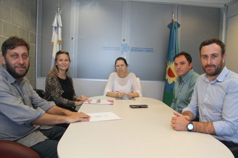 Barrio de 32 Viviendas: reunión para continuar las obras