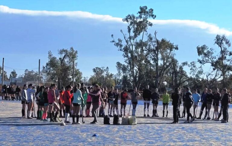 El Sub 14 de Hockey entrenó en 9 de Julio
