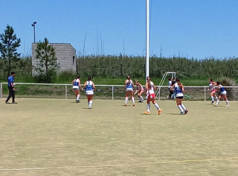 Hockey Femenino: Atlético jugó en Saladillo