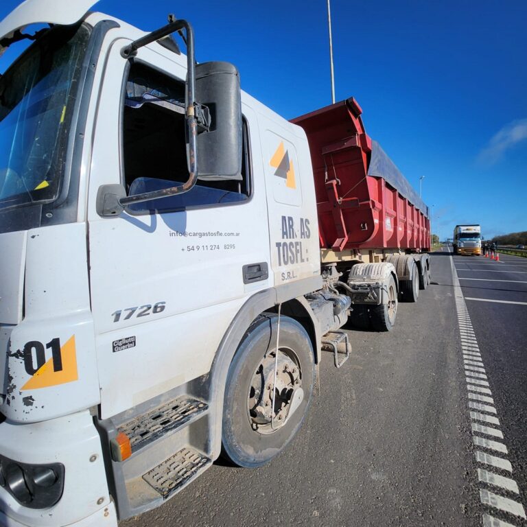 Detienen a un camión con 16 toneladas de sobrepeso