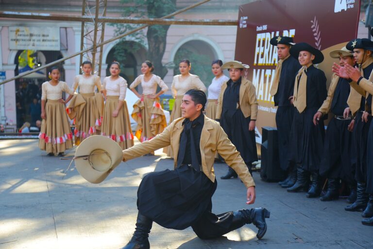 Día de la Bandera: música y tradición en la Feria de Mataderos