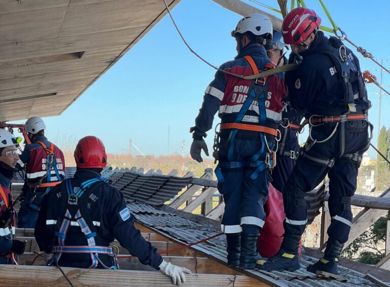 Bomberos de la Región se capacitaron en 9 de Julio