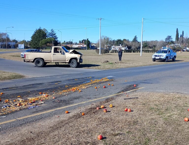 Rotonda de Ruta 65: siguen los accidentes, en un lugar peligroso