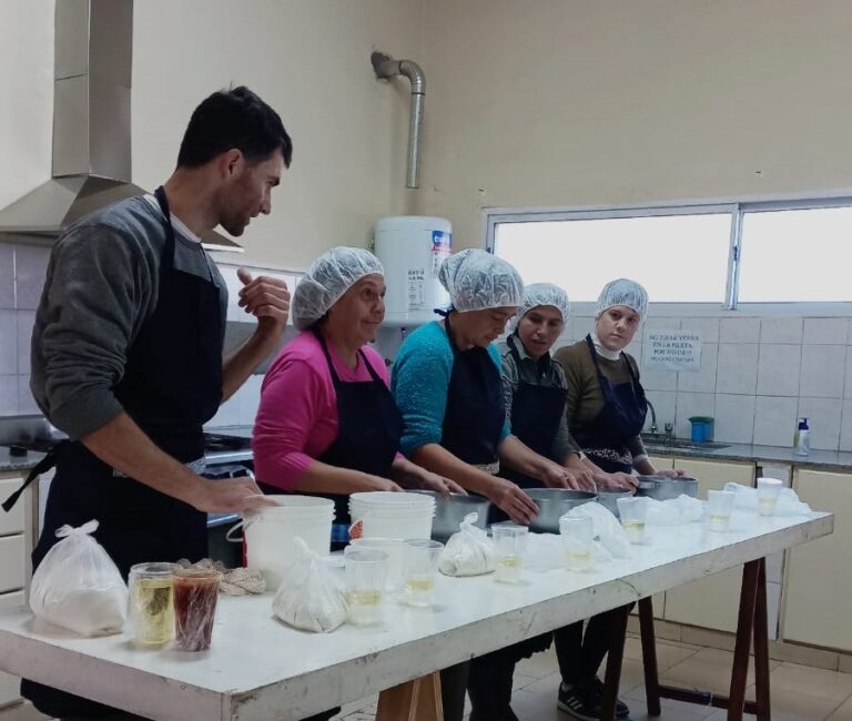 Avanzan en una sala de elaboración de alimentos
