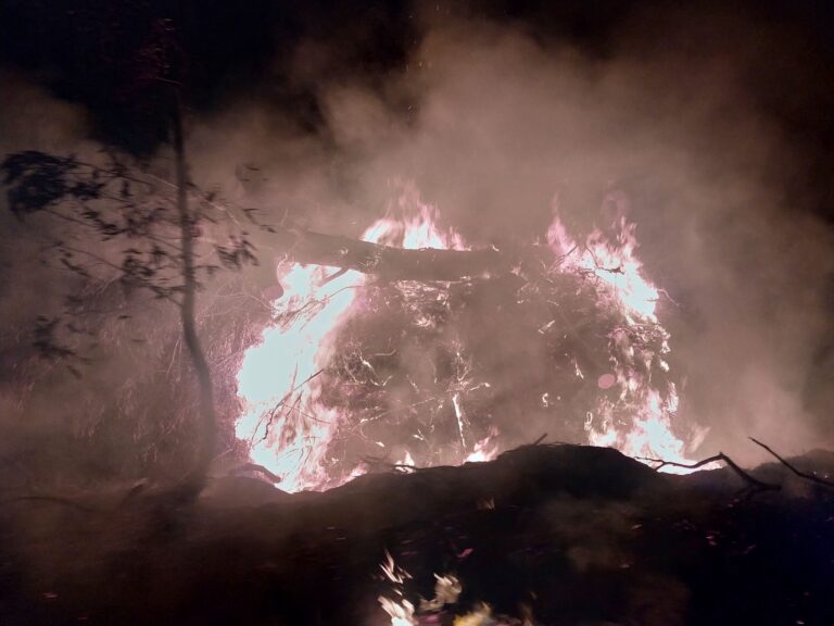 Incendio en horas de la noche