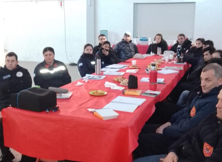 Bomberos de la Región se capacitaron en Dudignac