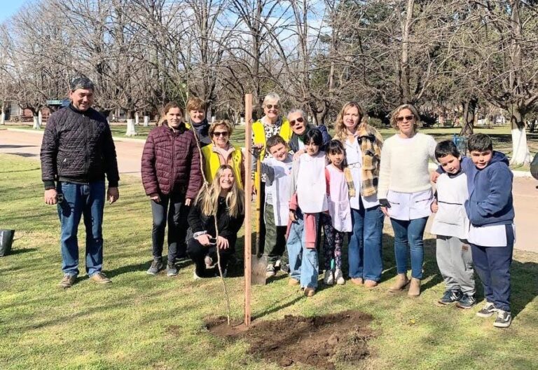 Semana del Arbol: actividades del Club de Leones