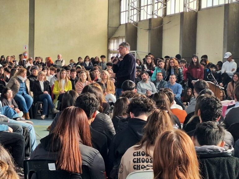 Más de mil alumnos en la charla sobre prevención