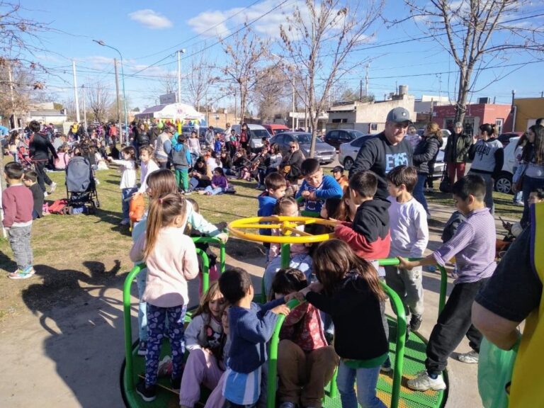 Festejo por el Día del Niño en la Plazoleta Leones de 9 de Julio