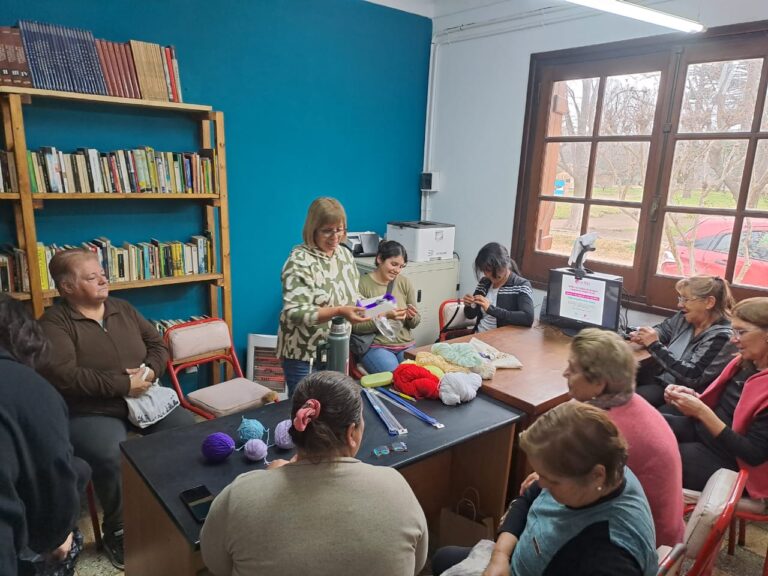 Dio inicio el taller de Tejido de Juegos y Juguetes Didácticos
