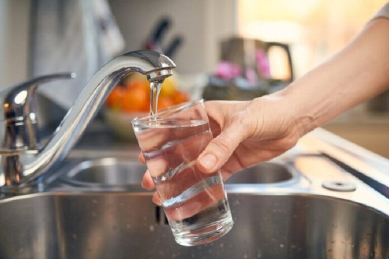 ABSA pidió un aumento de la tarifa de agua del 100%, en dos tramos