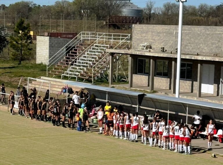 Hockey femenino: Atlético logró tres triunfos ante Huracán