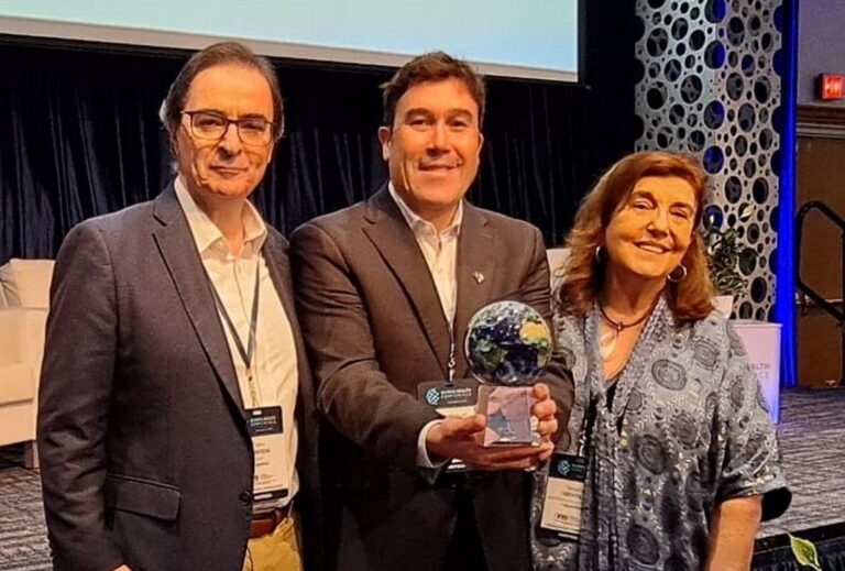 El Biólogo nuevejuliense Juan Manuel Rodríguez fue premiado en Estados Unidos