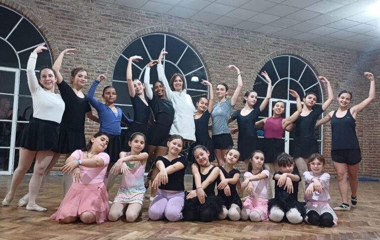 Las alumnas de Universo Ballet «Volvieron a vivir»