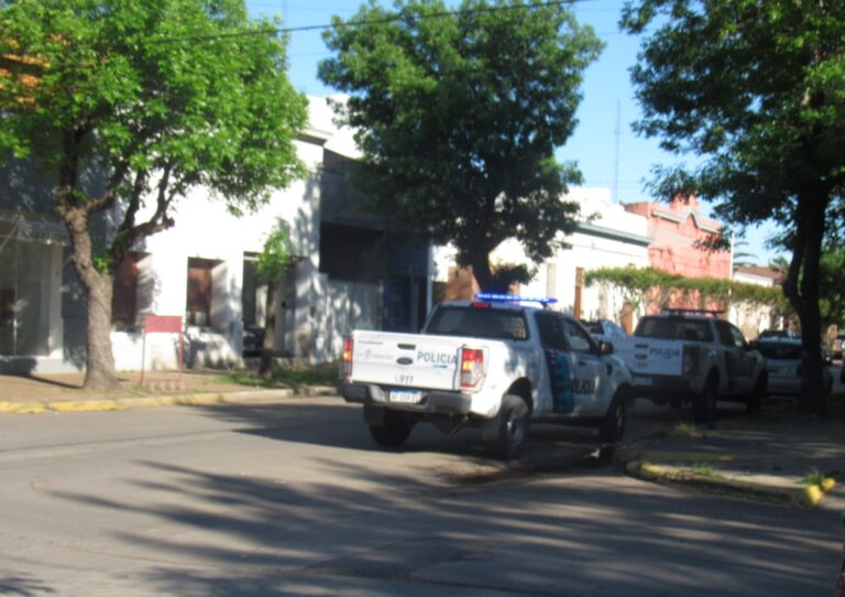 Motociclista lesionado: un auto se dio a la fuga