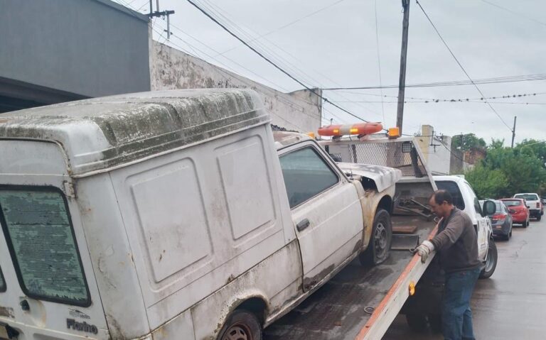 Vehículos abandonados: buscan un ordenamiento en las calles