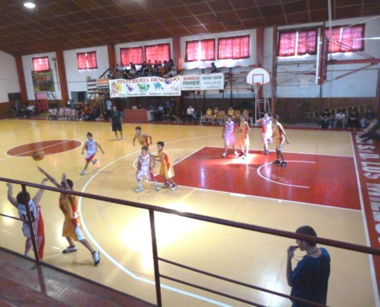 Atlético logró tres victorias en Bragado en Básquetbol