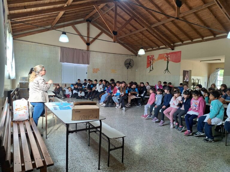 Charla sobre la prevención del dengue en Patricios