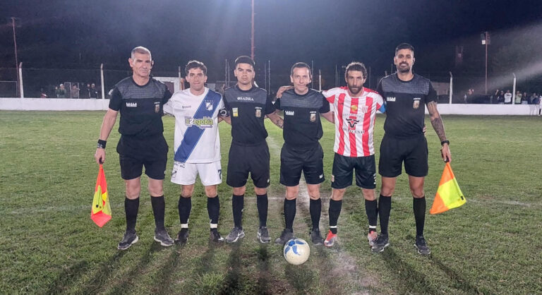 Ascenso: Dennehy goleó a Compañía