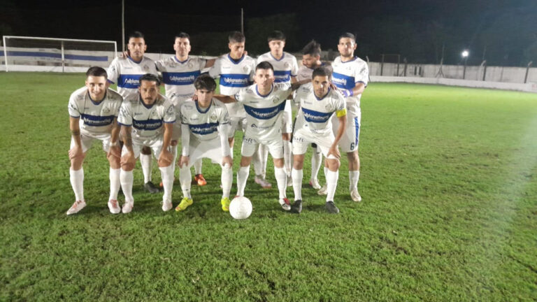 Libertad ganó en French para seguir en la punta