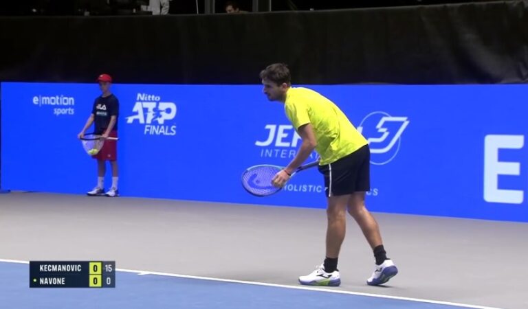 Navone perdió en singles y ganó en dobles