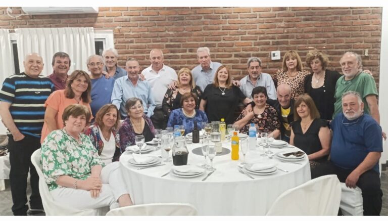 La Promoción 79 de la Escuela de Comercio celebró el 45 aniversario