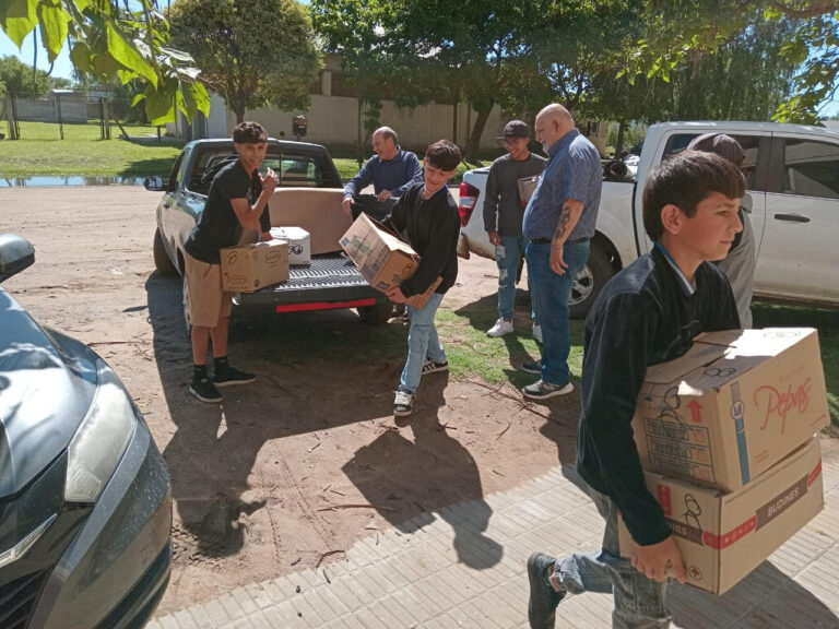 Entrega de donaciones, tras la 5ta Expo Dinámica